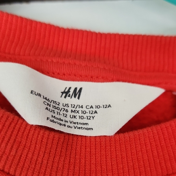 H&M Red Crewneck Sweater with Graphic Design - Picture 2 of 3